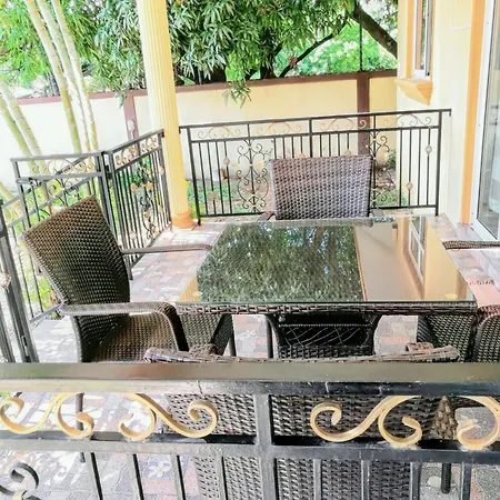 Spacious Apartment With Garden And Mountain View In Flic En Flac